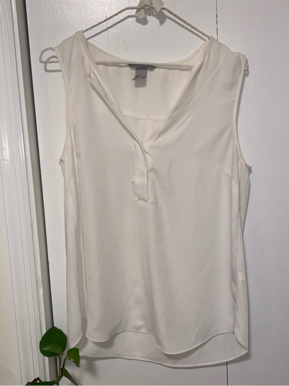 H&M Sleeveless V-Neck Cream Camisole